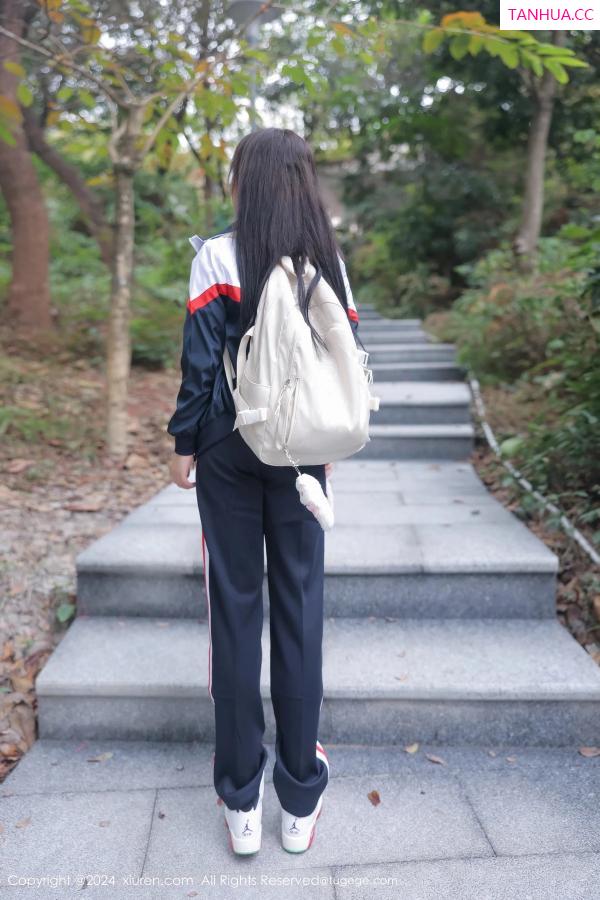   [XiuRen]高清写真图 2024.04.02 No.8335 小薯条nienie 美臀性感第8张图片